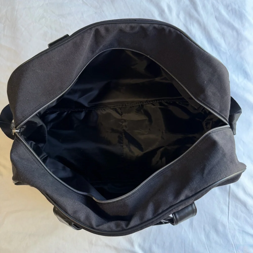 Kenneth Cole Lightweight Black Duffle Bag